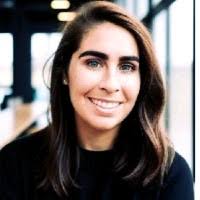 Con una bonita ceremonia y siendo reconocida por mi buen rendimiento  académico cierro esta nueva etapa de estudios con mi título de Magíster en  Análisis Económico en la Escuela de Postgrado Economía… |