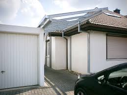 Carport and garage/shed combo units have become hugely popular over the past couple of years. Carport Zwischen Haus Und Garage Krummholz Stahl Und Metallbau