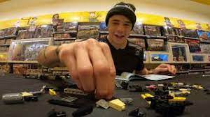 A professional since 2011, moreno is a former ufc flyweight title challenger and also competed at the legacy fighting alliance, where he was the lfa flyweight champion. Brandon Moreno Reto Lego Antes De Ufc 245 Youtube