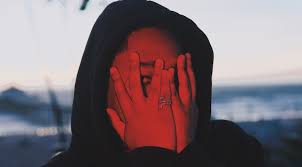 "Heterochromia" Sees kxvg Experiencing Double Vision