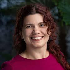 Erin Kapp's Instagram, Twitter & Facebook