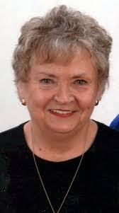 Sandra Daugherty's Instagram, Twitter & Facebook