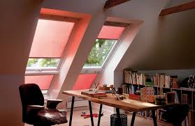 Der perfekte sonnenschutz für dachfenster! Dachfenster Storentechnik Loriol Gmbh
