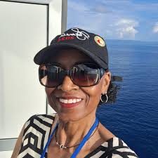 HAPPY HOLIDAYS: Some Christmas gifts are just priceless. Feeling extra  grateful this holiday season. Wishing you all an abundance of peace, love  and joy.🤍