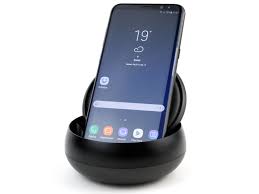 It's taking the concept of airplay and chromecast to a whole new level, and making it useful for those but right now it's not enough to make it worth buying a display dock with your windows 10 mobile phone, and it's certainly not a big enough selling point. Test Samsung Dex Ee Mg950 Dockingstation Notebookcheck Com News