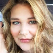 Cassie Lyons's Instagram, Twitter & Facebook