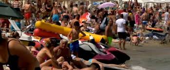 Sezlonjurile libere si umbrelele ne stau la dispozitie. De Ce Ai Vrea SÄ Te Duci In AglomeraÈia Din Mamaia Nwradu Blog