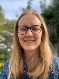 Hello wonderful cycling community. Asking for some helpful suggestions...  I've just nearly been knocked off my bike 2x within 100 m