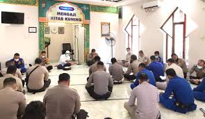 Setelah membaca surat yasin, dianjurkan melafalkan doa. Yqjotld Idtsom