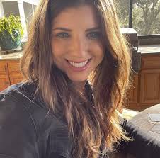 Happy Birthday to my sister. I love you so much. Keep killing it girl  @lysasimpson