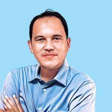 Ash Lamb's Instagram, Twitter & Facebook