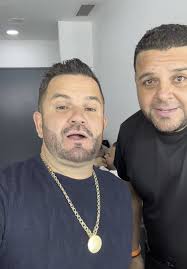 Amores Fingidos: La Evolución de Cuete Lira