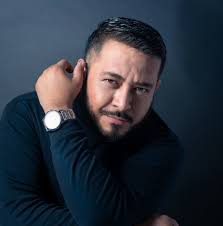 Raúl Rosado Especialista en maquillaje de novias.