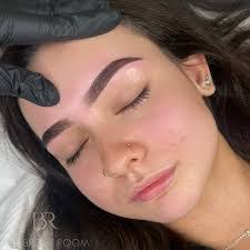 Lea Hull's Instagram, Twitter & Facebook