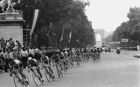 Accédez au classement général du tour de france 2020, actualisé après chaque étape, et retrouvez également toute l'actualité de cette édition. Tour De France Six Questions Sur L Arrivee Des Champs Elysees Le Parisien