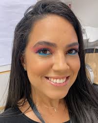 Minha primeira trend de make ☺️🥹 Inspiração para o carnaval 🎊  #makeupartist #carnaval #carnaval2025🎭 #maquiagembrasil #explorar  #maquiagem