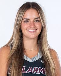 Emily Betz's Instagram, Twitter & Facebook