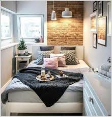 Überfrachten sie die einrichtung nicht mit accessoires. Gemutliche Kleine Schlafzimmer Ideen Schlafzimmer Designs Gemutliche Kleine Schlafzimmer Schlafzimmer Design Ideen Fur Kleine Schlafzimmer