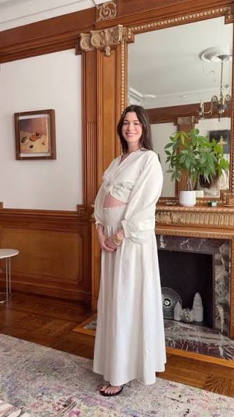 ANNE'S BABY NO. 3 🤍 LOOK: Anne Hathaway revealed that she is pregnant with her third child! "Baby, I'm yours," she wrote as she showed off her baby bump in a video