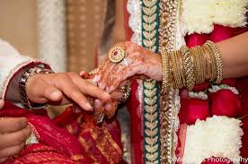 Indian Wedding Ceremony Traditional Ring Exchange Http Maharaniweddings Com Gallery Photo 5835 Indian Wedding Ceremony Indian Wedding Rings Hindu Wedding
