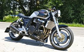 The original dual shock setup had to make place for a sing shock setup, which comes from a 2005 ducati multristrada 1000ds, including its original braking system. 1993 Honda Cb1000 Big 1 8 Bikes Bestcarmag Com