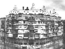 Casa Mila Viquipedia L Enciclopedia Lliure Fotos De Barcelona Barcelona Ciudad Basilica De La Sagrada Familia