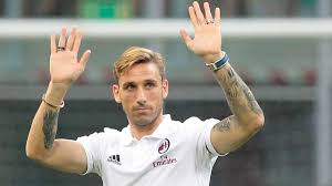 Lucas biglia was born in argentina on thursday, january 30, 1986 (millennials generation). Ac Milan Midfielder Biglia Facing A Month Out With Thigh Injury