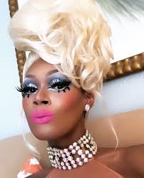 Maya McKenzie (@CommMaya)