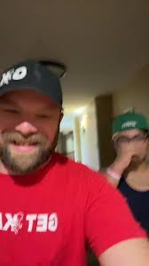 Alex Sixto's Instagram, Twitter & Facebook