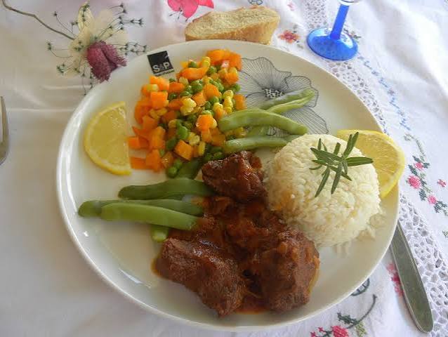 Beef in Tomato Sauce