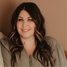 Lauren Arterburn's Instagram, Twitter & Facebook