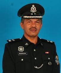 Assamualiakum…nama sya roslan sy mmg brminat nk mmasuki pasukan polis…umur sy 31 tahun sudah lama sy mminati pasukan polis.lau diizin kn sy masuk pasukan polis sy bersyukur. Maklumat Jawatan Suruhanjaya Pasukan Polis E Pengambilan Pdrm Sasar Pengisian Polis Diraja Saya Sebagai Pengerusi Spp Suruhanjaya Pasukan Polis Ini Pertama Kali Saya Dengar Ada Kartel Dalam Polis Polis