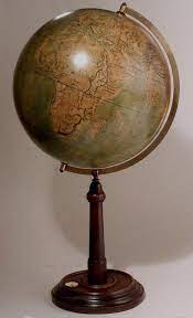Deze globe dateert uit ca 1933 (contantinopel wordt instanboel in 1930 en in 1935 wordt perzië iran) en is uitgegeven door dr. Antieke Wereldbol Old Globe Travel Globe Globe
