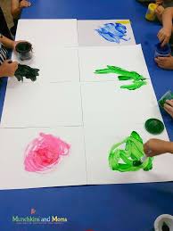 Keeping a toddler entertained with activities is difficult even in the best of times. Friendship Art Munchkins And Moms Friendship Art Friendship Theme Preschool Preschool Art Activities