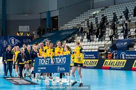 Blohm în timpul partidei dintre issy paris hand și team tvis holstebro, desfășurată în halle carpentier din paris. Linn Blohm Home Facebook