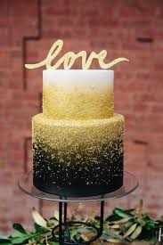 Black And White Ombre Cake So Glamorous Amazing Black To Gold Ombre With Glitter Sparkle Black And Gold Cake Beautiful Wedding Cakes Gold Wedding Cake