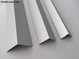 Vous pouvez habiller les coins sortants ou externes avec des baguettes d'angles externes ou des cornières. Corniere Aluminium Acier