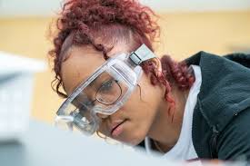 Garrett Leads Science Outreach Efforts for Local Students