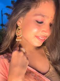 In aankhon ki masti ke mastaane hazaaron hain, Mastaane hazaaron hain 🫣😍