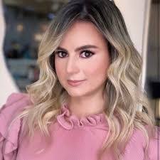 Andrea Palacio's Instagram, Twitter & Facebook