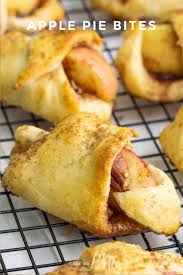 Easy Apple Pie Bites Recipe Is A Super Quick Way To Enjoy The Taste Of Apple Pie In 25 Minutes This Simple E In 2020 Apple Pie Bites Recipe Apple Pie