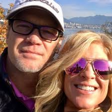 Laura Claborn's Instagram, Twitter & Facebook