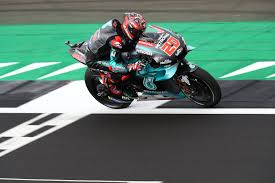 Fabio quartararo (niza, francia, 20 de abril de 1999) es un piloto francés de motociclismo. Fabio Quartararo Firma Con Yamaha Para 2021 Maverick Vinales Renueva