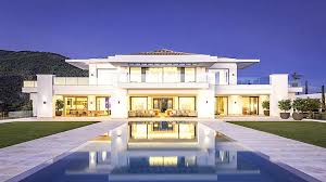 Villa De Luxe De 8 Chambres En Vente Marbella Andalousie 62778543 Luxuryestate Com En 2020 Maisons De Reve De Luxe Villa De Luxe Appartement Luxe