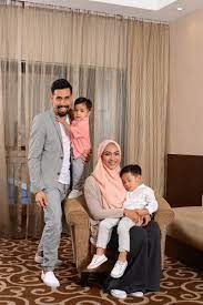 Ustaz don menulis ucapan tersebut dalam satu entri instagramnya hari ini. Praktik Mengaji Sebelum Tidur Inilah Cara Ustaz Don Didik Isteri Dan Anak Anak Keluarga