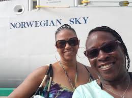 Tell me about Great Stirrup Cay, even better the Bicardi Bars. Did I read  right that the drink package covers the drinks there? 🍹🍺