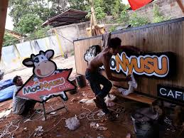 Mungkin lebih tepatnya bagaimana trik punya neon box untuk usaha sendiri tapi dengan harga seirit mungkin. Cara Membuat Neon Box Gerobak Dari Bahan Besi Profesor Gerobak Jualan Kekinian