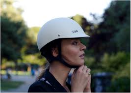 23 angebote zu fahrradhelm modisch damen im fahrradhelme preisvergleich. The Winter Commute Essential Gear Coole Fahrradhelme Fahrradhelm Damen Fahrrad Damen