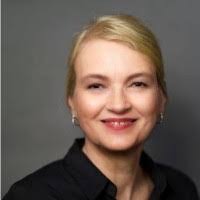 Christine Breeze's Instagram, Twitter & Facebook