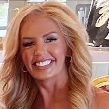 Jennifer Bellinger's Instagram, Twitter & Facebook